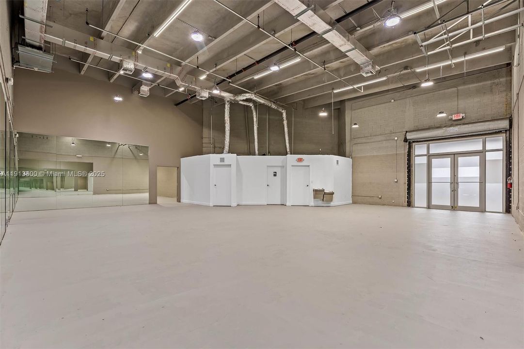 出租: $8,900 (0 贝兹, 0 浴室, 0 平方英尺)