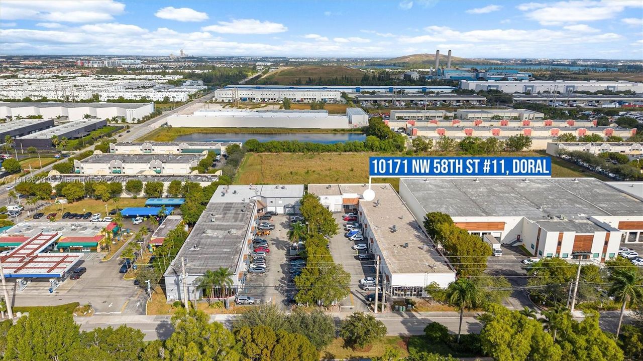 出租: $8,900 (0 贝兹, 0 浴室, 0 平方英尺)