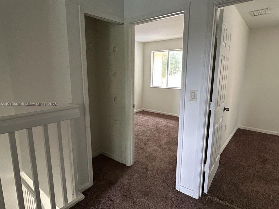 В аренду: $2,200 (3 спален, 2 ванн, 1302 Квадратных фут)