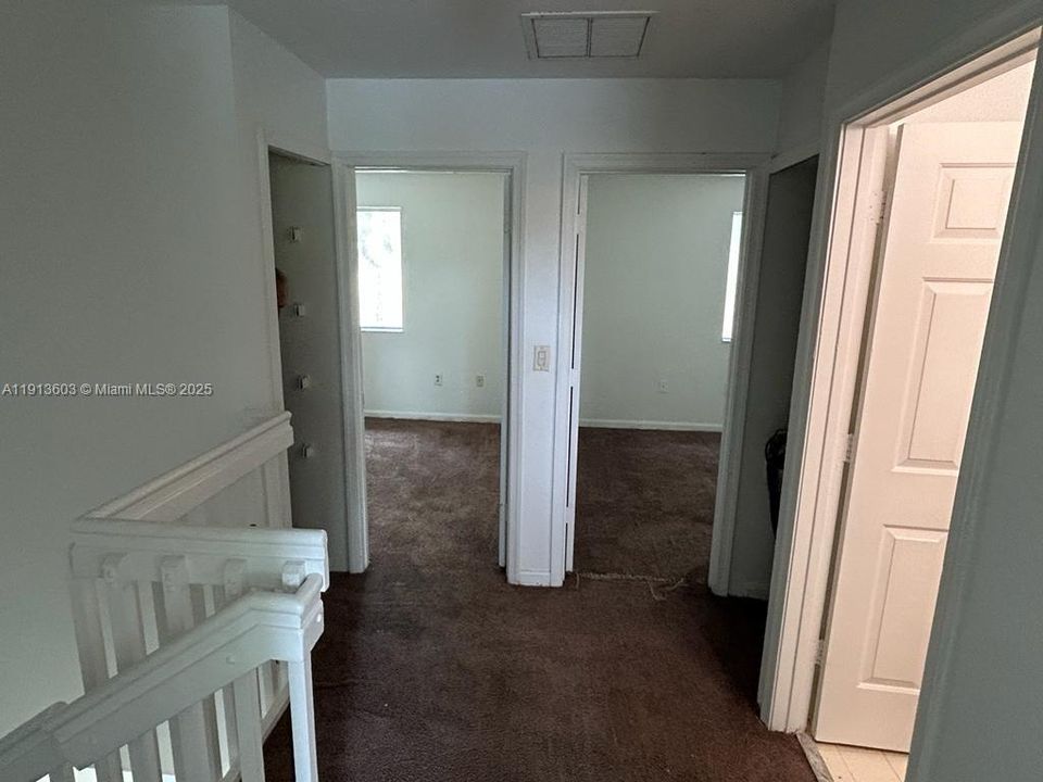 В аренду: $2,200 (3 спален, 2 ванн, 1302 Квадратных фут)