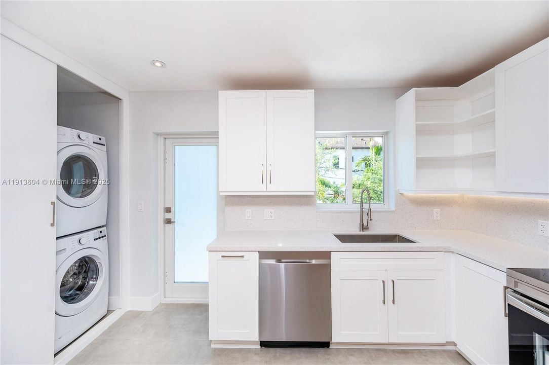 For Rent: $4,200 (2 beds, 2 baths, 1254 Square Feet)