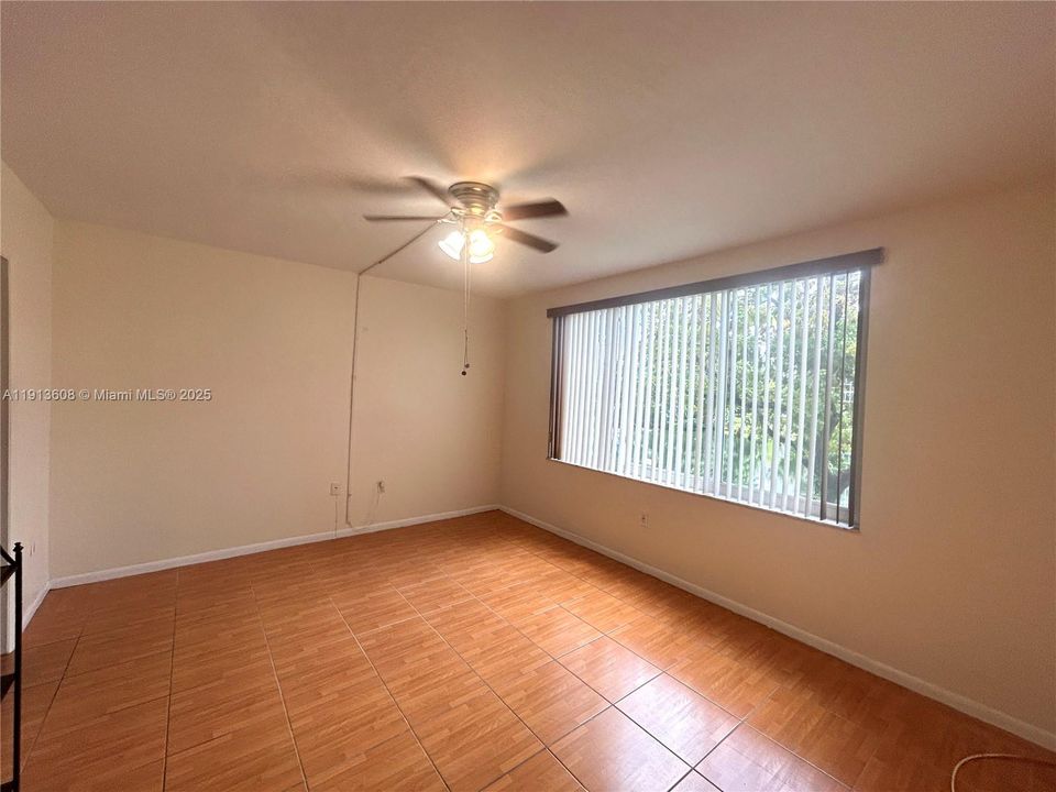 En Venta: $175,000 (2 camas, 2 baños, 1090 Pies cuadrados)