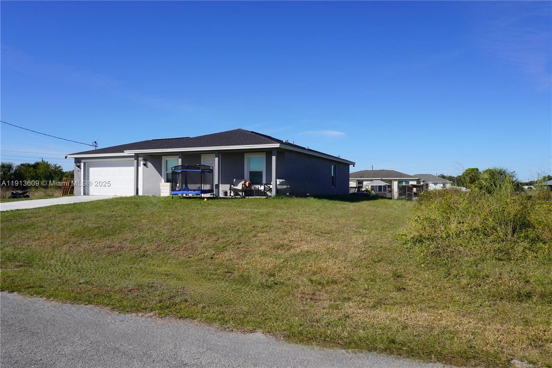 На продажу: $322,800 (3 спален, 2 ванн, 1407 Квадратных фут)