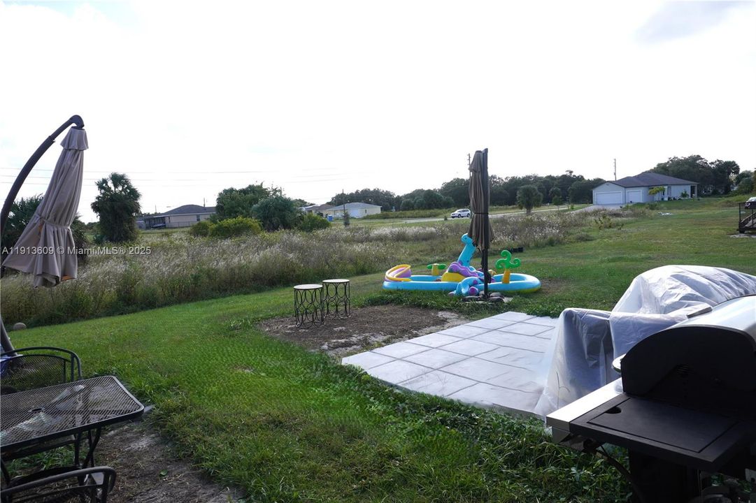 На продажу: $322,800 (3 спален, 2 ванн, 1407 Квадратных фут)