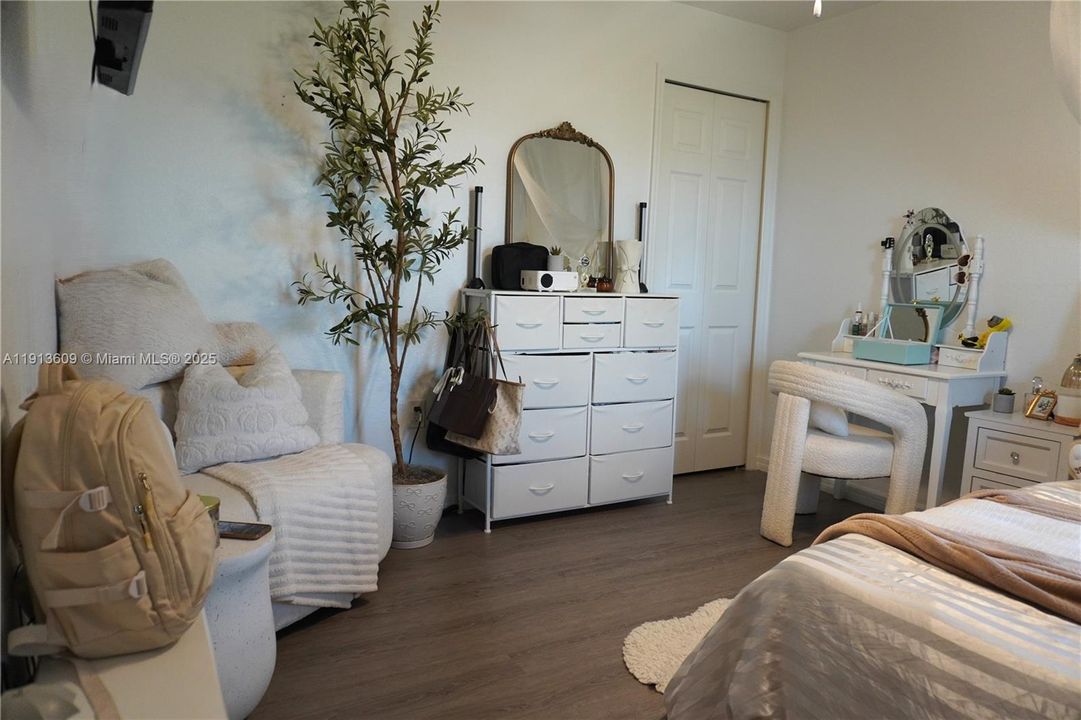 На продажу: $322,800 (3 спален, 2 ванн, 1407 Квадратных фут)