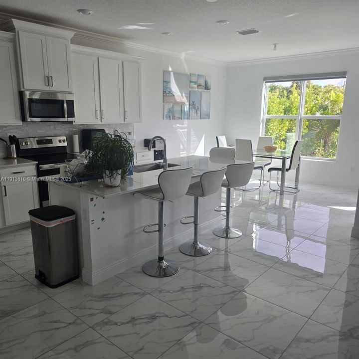 En Venta: $750,000 (5 camas, 3 baños, 2604 Pies cuadrados)