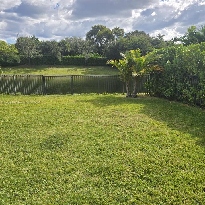 En Venta: $750,000 (5 camas, 3 baños, 2604 Pies cuadrados)