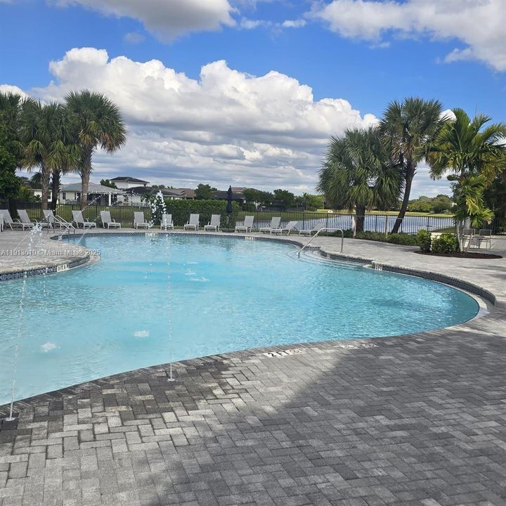 En Venta: $750,000 (5 camas, 3 baños, 2604 Pies cuadrados)