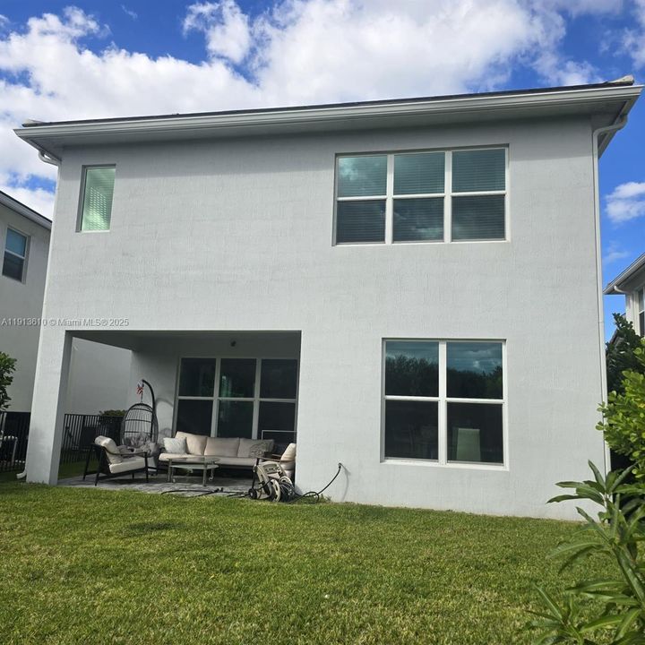 En Venta: $750,000 (5 camas, 3 baños, 2604 Pies cuadrados)