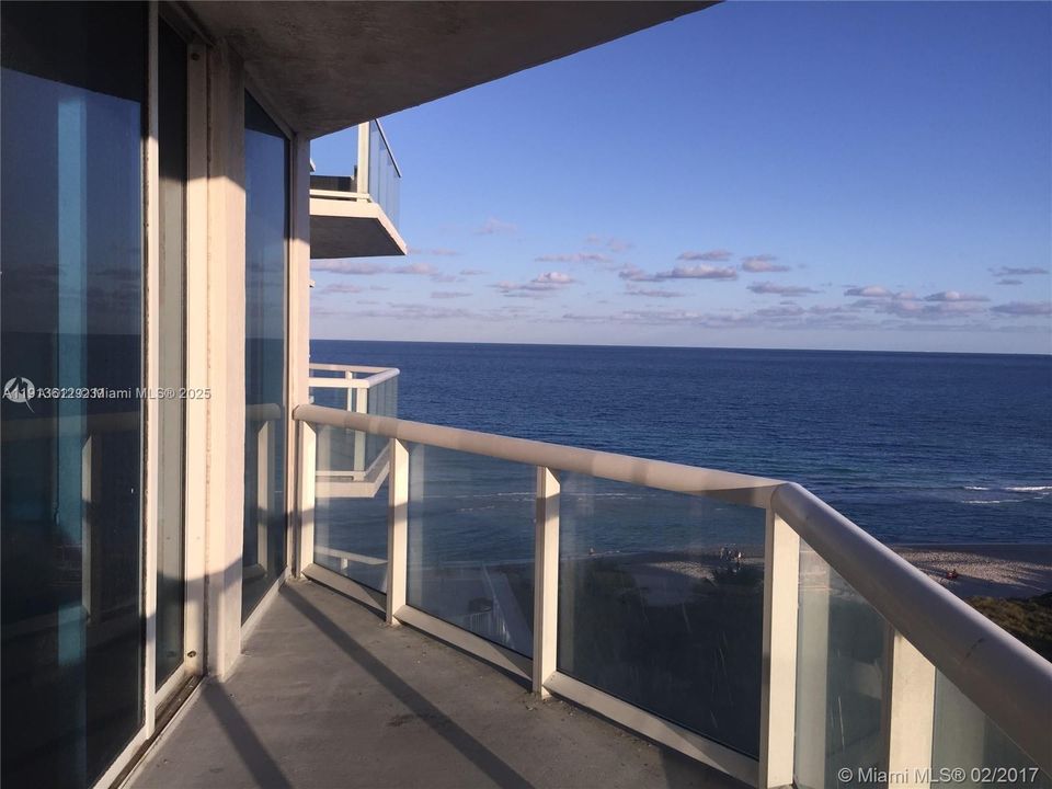 For Sale: $825,000 (1 beds, 1 baths, 818 Square Feet)