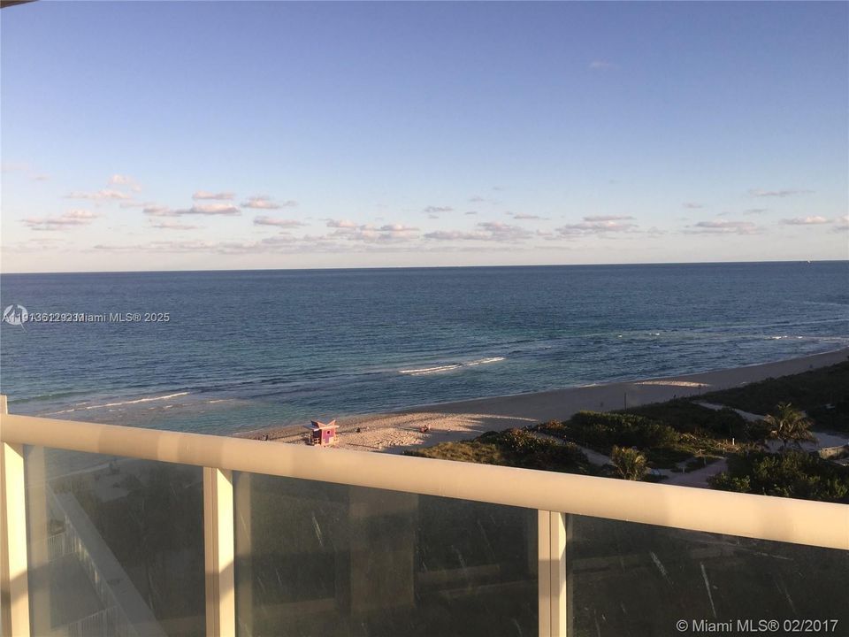 For Sale: $825,000 (1 beds, 1 baths, 818 Square Feet)