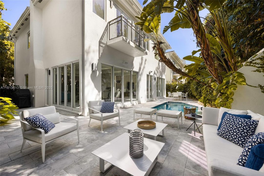 En Renta: $25,000 (5 camas, 5 baños, 3698 Pies cuadrados)