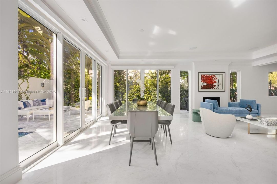 En Renta: $25,000 (5 camas, 5 baños, 3698 Pies cuadrados)