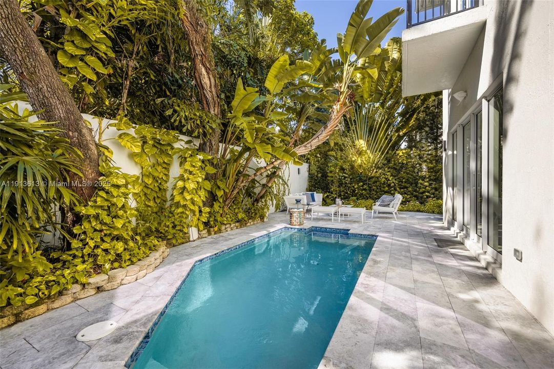 En Renta: $25,000 (5 camas, 5 baños, 3698 Pies cuadrados)