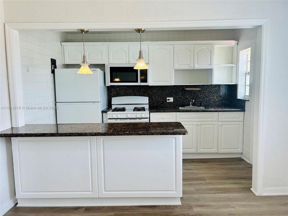 Activo con contrato: $1,825 (1 camas, 1 baños, 675 Pies cuadrados)