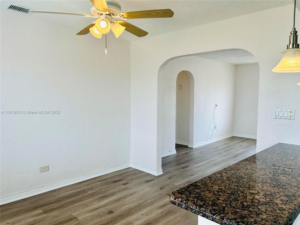 Activo con contrato: $1,825 (1 camas, 1 baños, 675 Pies cuadrados)