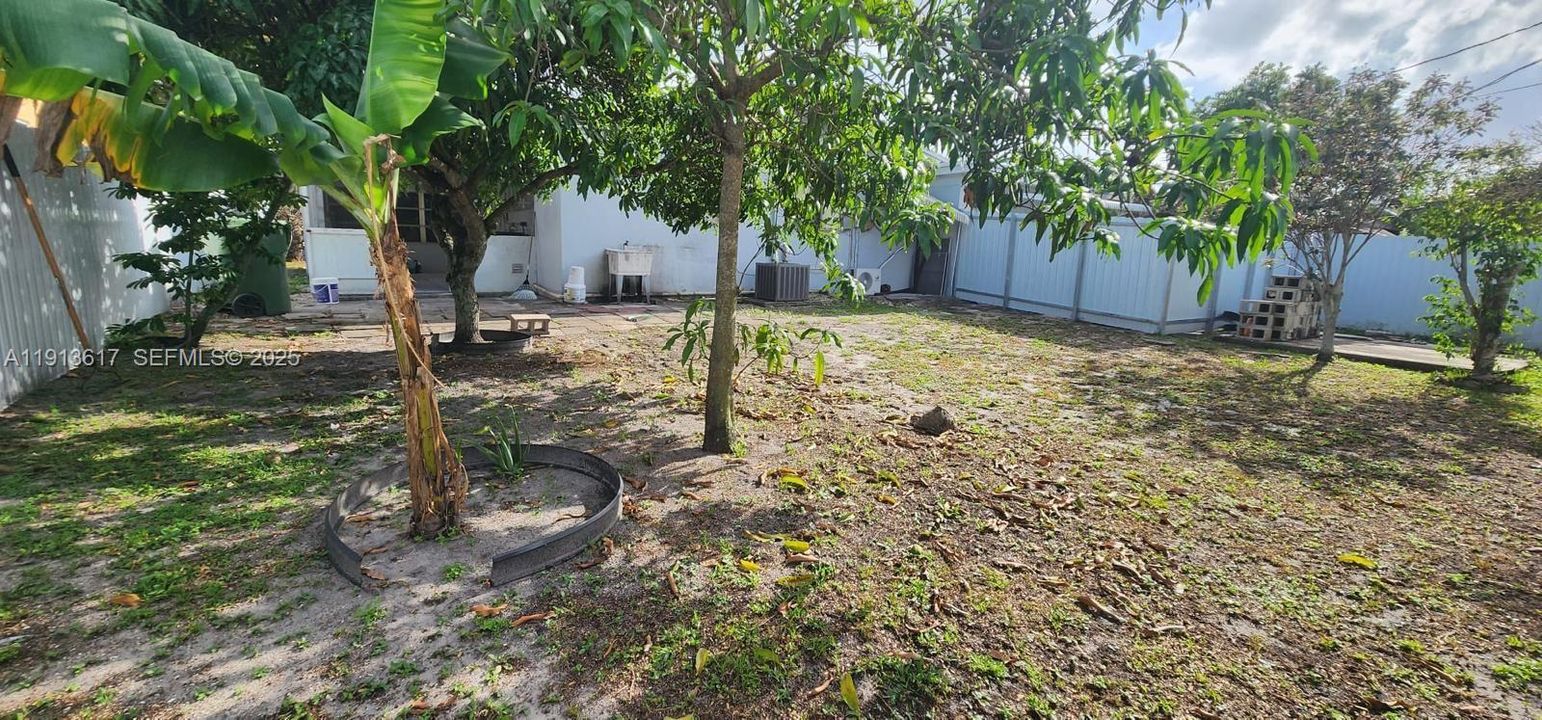 For Rent: $5,000 (3 beds, 1 baths, 1532 Square Feet)