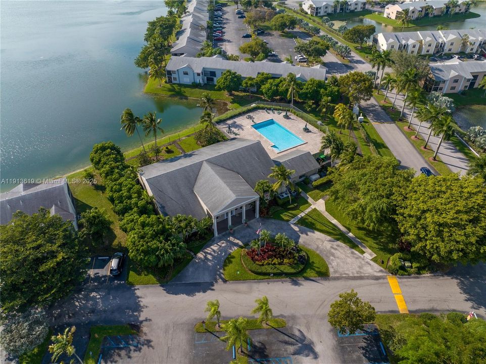 Activo con contrato: $2,000 (3 camas, 2 baños, 1195 Pies cuadrados)