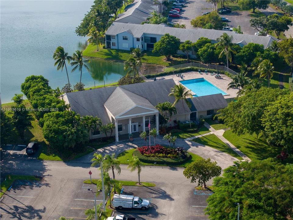 Activo con contrato: $2,000 (3 camas, 2 baños, 1195 Pies cuadrados)