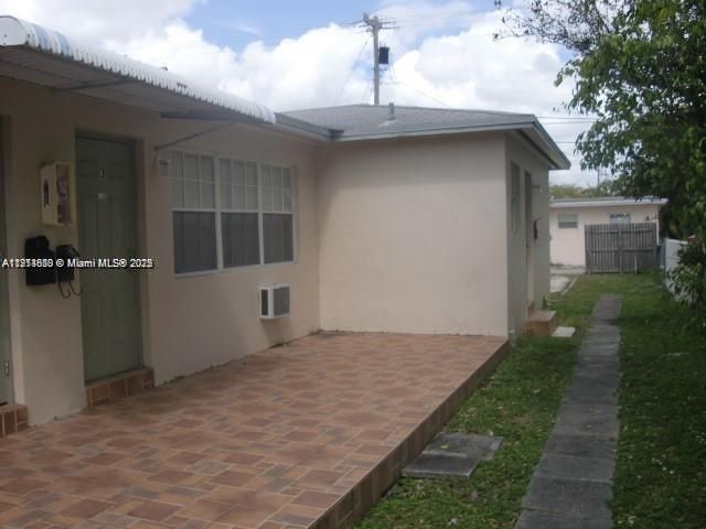 Active With Contract: $1,095 (0 beds, 1 baths, 0 Square Feet)