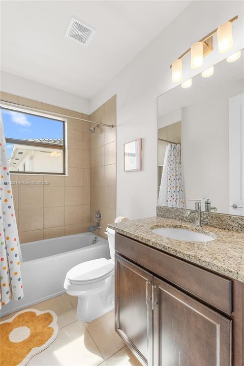 待售: $850,000 (6 贝兹, 4 浴室, 2960 平方英尺)