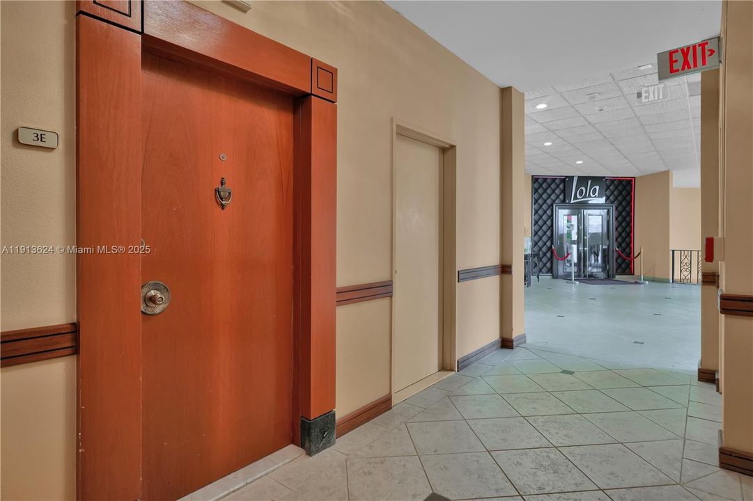 Activo con contrato: $2,950 (1 camas, 1 baños, 906 Pies cuadrados)