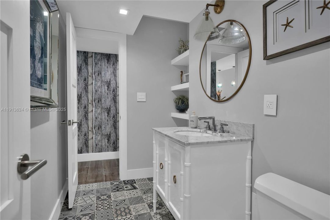 Activo con contrato: $2,950 (1 camas, 1 baños, 906 Pies cuadrados)