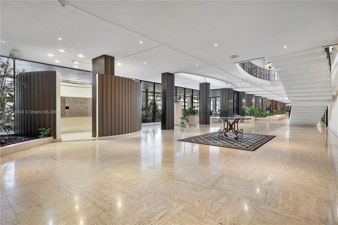 Activo con contrato: $2,950 (1 camas, 1 baños, 906 Pies cuadrados)