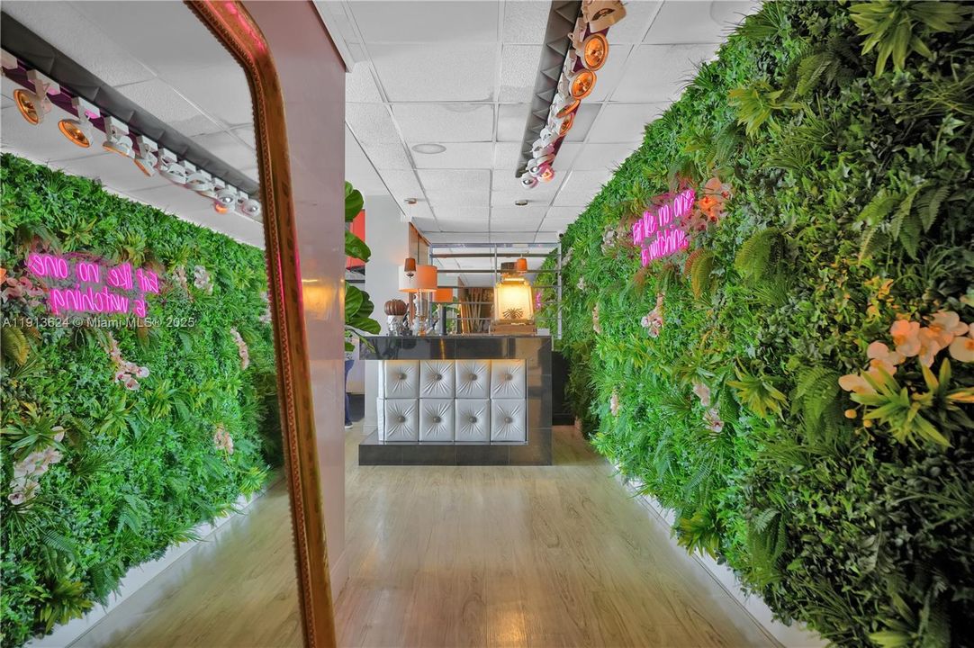 Activo con contrato: $2,950 (1 camas, 1 baños, 906 Pies cuadrados)