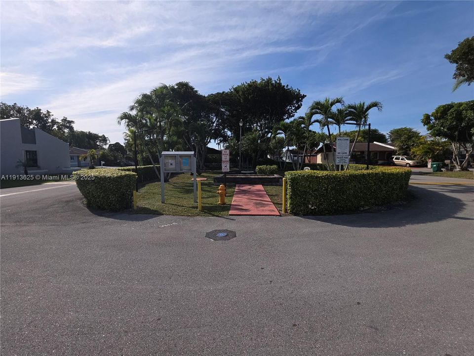 Active With Contract: $389,000 (3 beds, 1 baths, 1083 Square Feet)