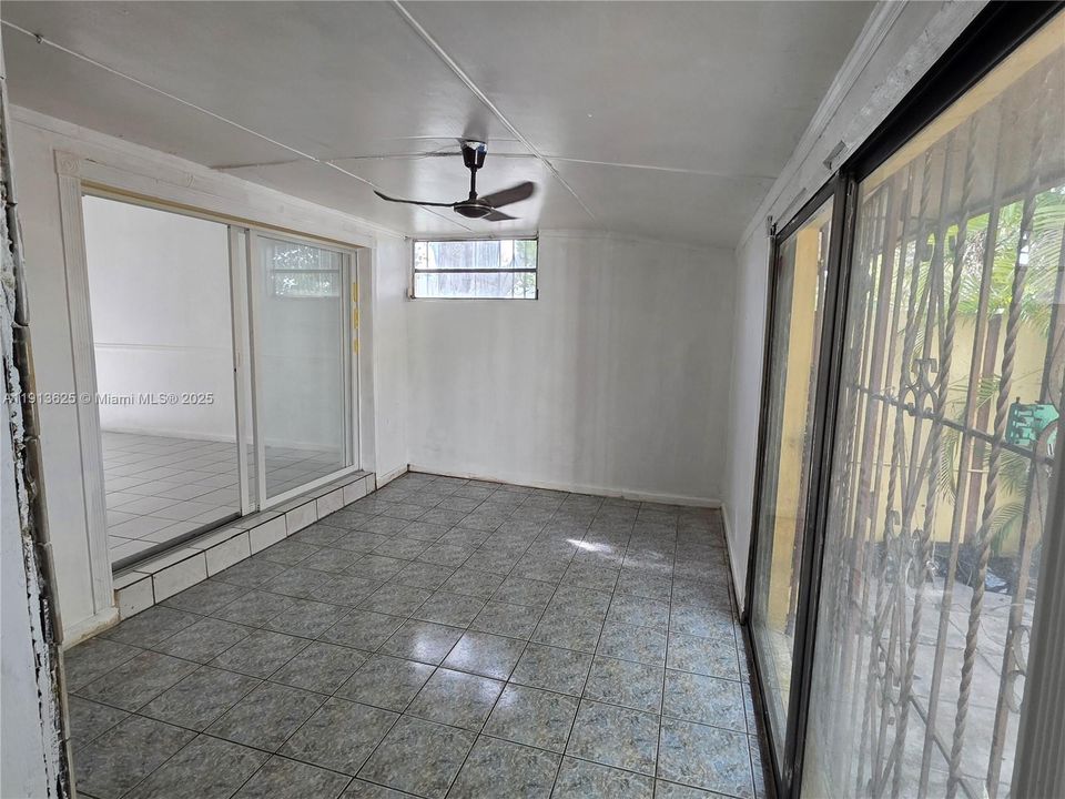 Active With Contract: $389,000 (3 beds, 1 baths, 1083 Square Feet)