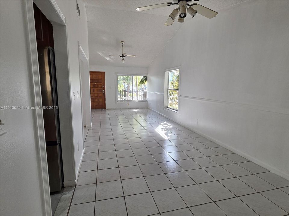 Active With Contract: $389,000 (3 beds, 1 baths, 1083 Square Feet)