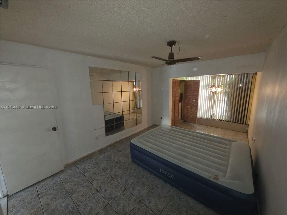 Active With Contract: $389,000 (3 beds, 1 baths, 1083 Square Feet)