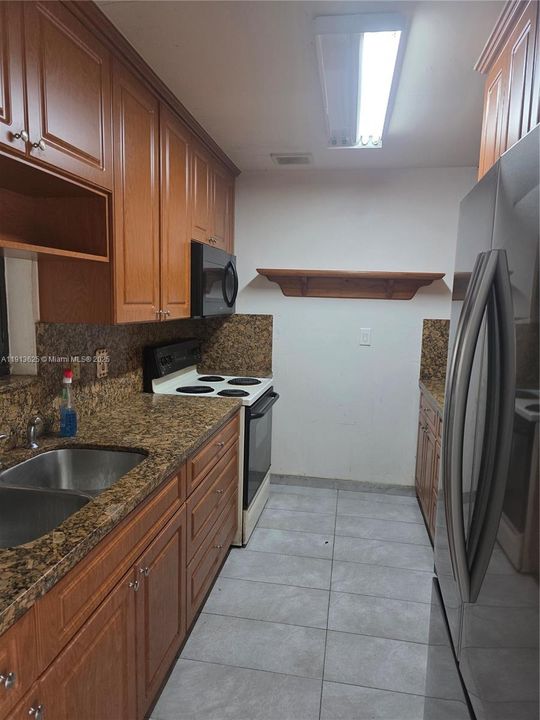 Active With Contract: $389,000 (3 beds, 1 baths, 1083 Square Feet)