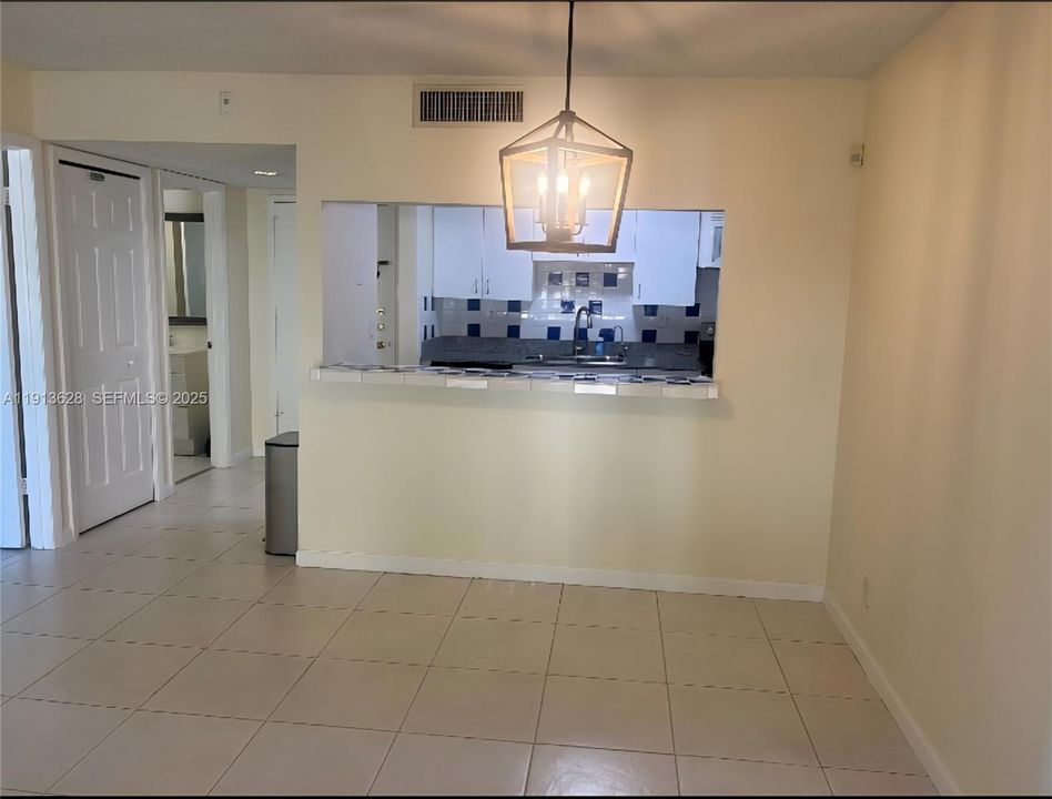For Rent: $2,300 (2 beds, 2 baths, 1106 Square Feet)