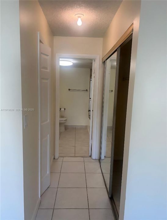 For Rent: $2,300 (2 beds, 2 baths, 1106 Square Feet)