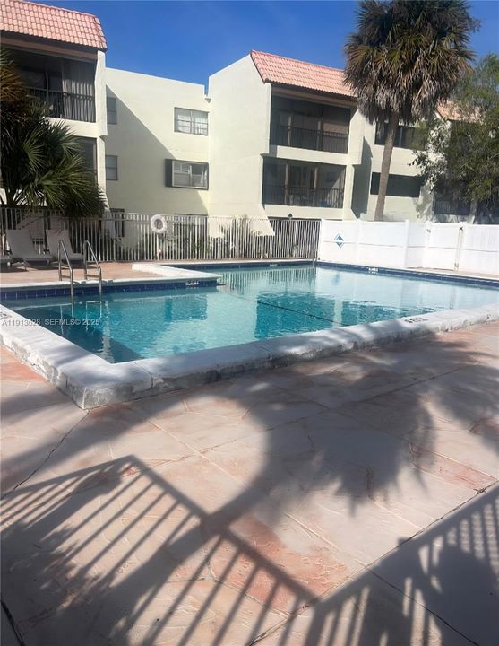 For Rent: $2,300 (2 beds, 2 baths, 1106 Square Feet)