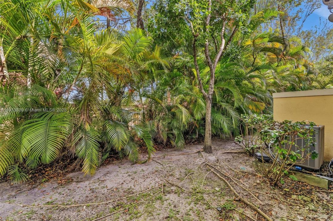 Active With Contract: $408,999 (3 beds, 2 baths, 1514 Square Feet)