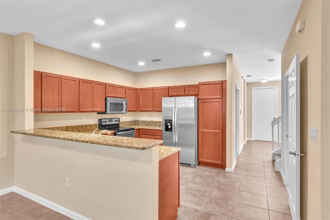Active With Contract: $408,999 (3 beds, 2 baths, 1514 Square Feet)