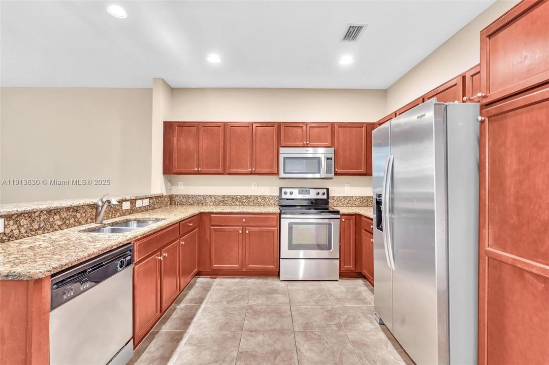 Active With Contract: $408,999 (3 beds, 2 baths, 1514 Square Feet)