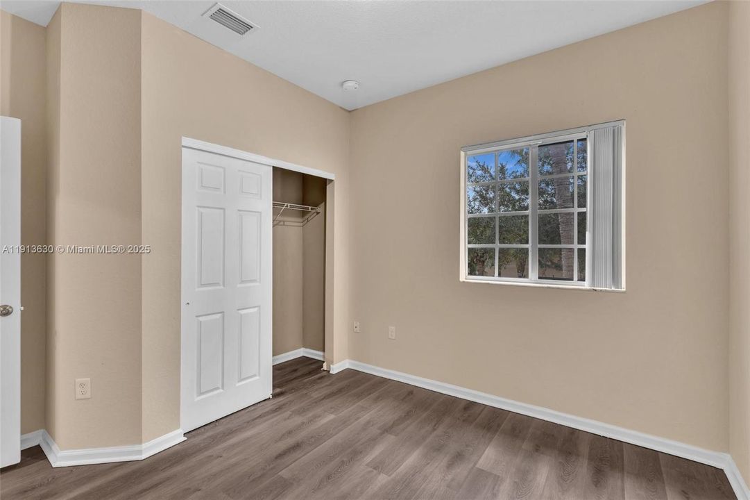 Active With Contract: $408,999 (3 beds, 2 baths, 1514 Square Feet)