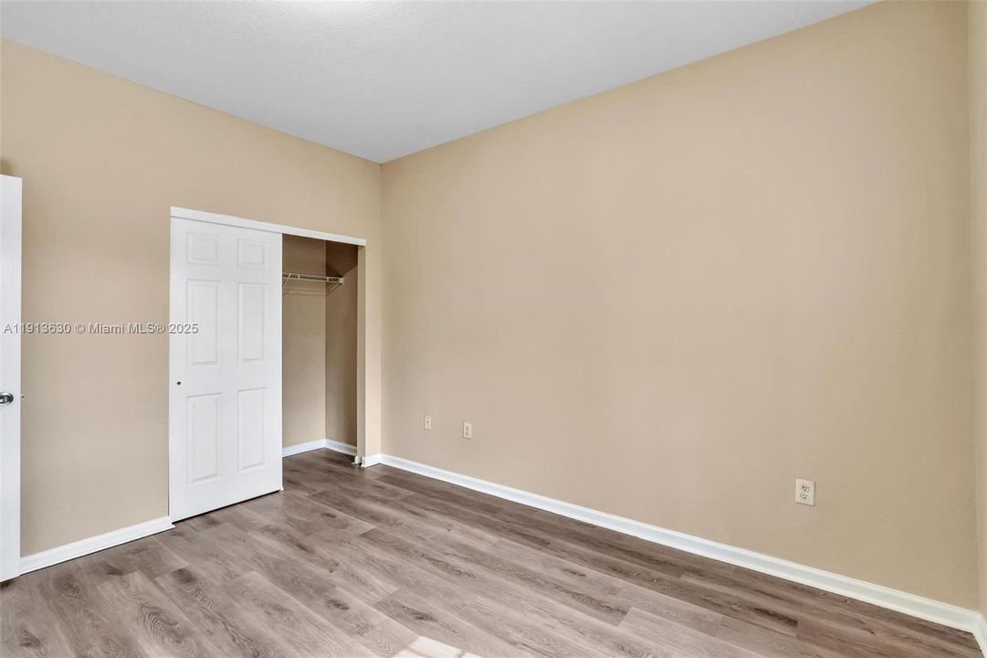 Active With Contract: $408,999 (3 beds, 2 baths, 1514 Square Feet)