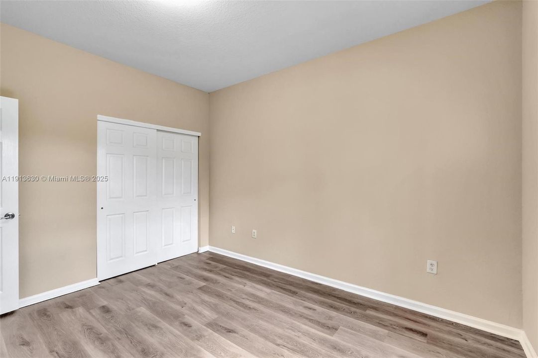 Active With Contract: $408,999 (3 beds, 2 baths, 1514 Square Feet)