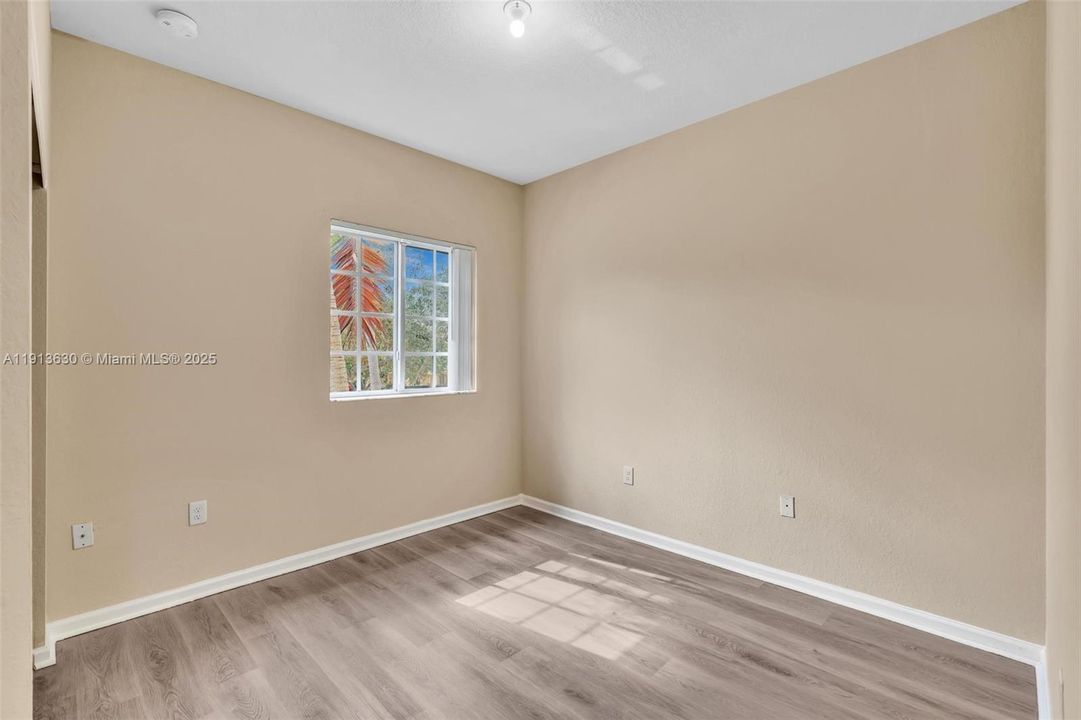 Active With Contract: $408,999 (3 beds, 2 baths, 1514 Square Feet)