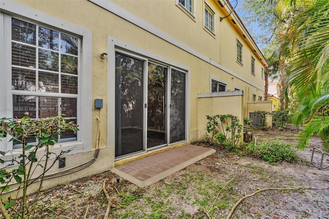 Active With Contract: $408,999 (3 beds, 2 baths, 1514 Square Feet)