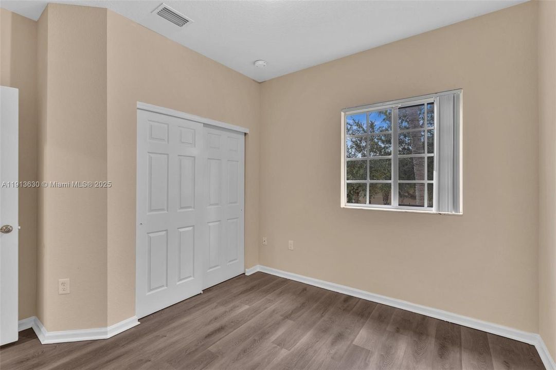 Active With Contract: $408,999 (3 beds, 2 baths, 1514 Square Feet)