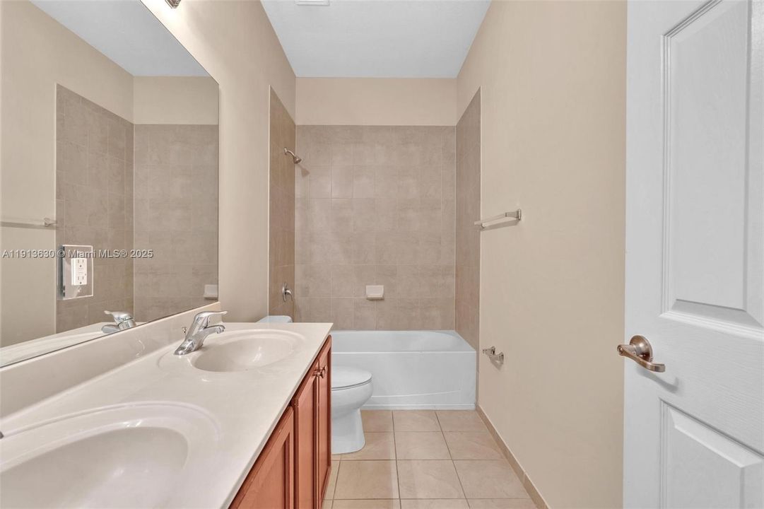 Active With Contract: $408,999 (3 beds, 2 baths, 1514 Square Feet)