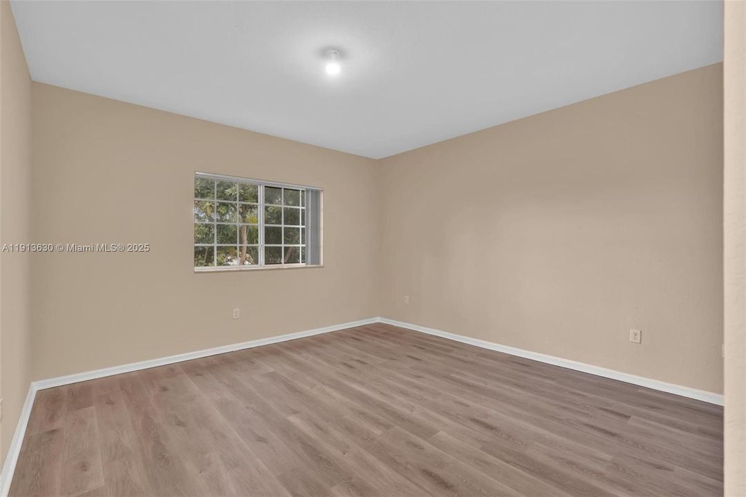 Active With Contract: $408,999 (3 beds, 2 baths, 1514 Square Feet)