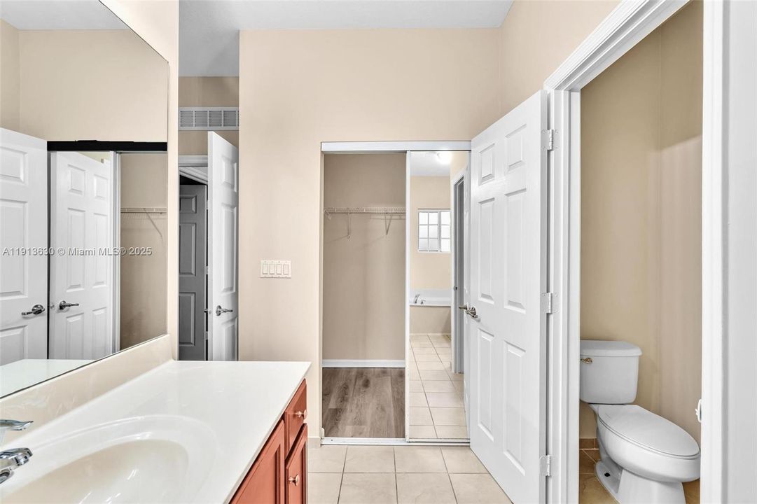 Active With Contract: $408,999 (3 beds, 2 baths, 1514 Square Feet)