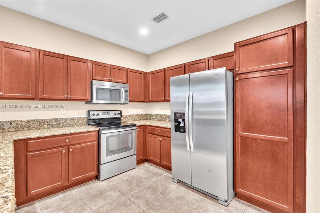 Active With Contract: $408,999 (3 beds, 2 baths, 1514 Square Feet)